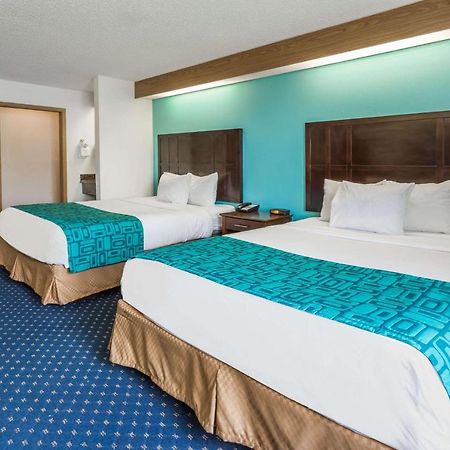 Howard Johnson By Wyndham Vancouver Hotel & Suites Exterior foto