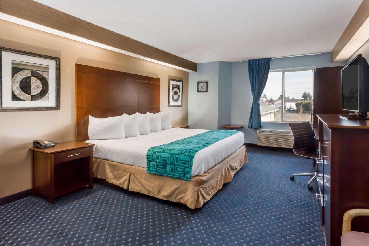 Howard Johnson By Wyndham Vancouver Hotel & Suites Exterior foto