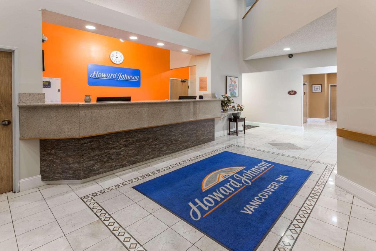Howard Johnson By Wyndham Vancouver Hotel & Suites Exterior foto