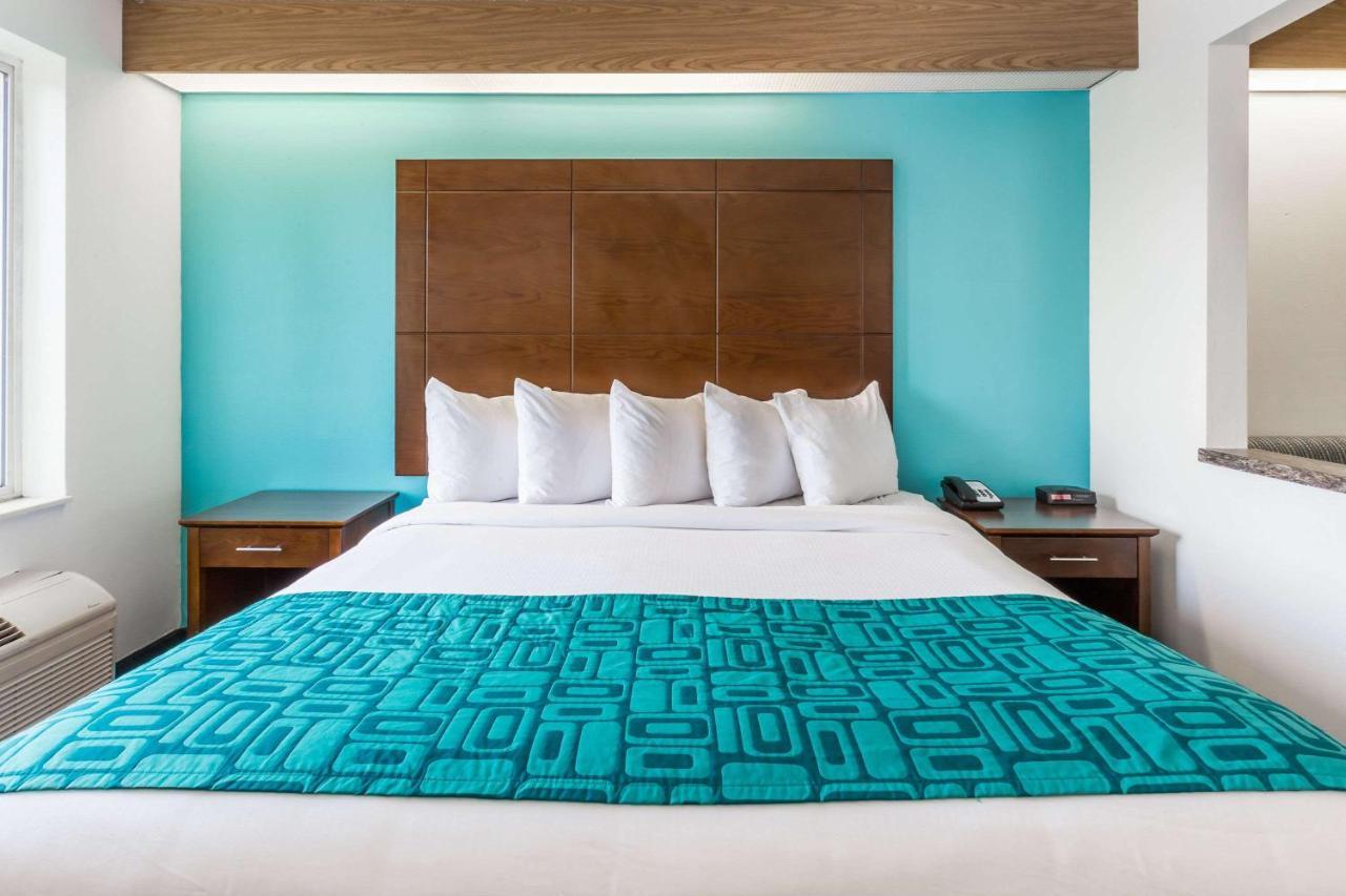 Howard Johnson By Wyndham Vancouver Hotel & Suites Exterior foto
