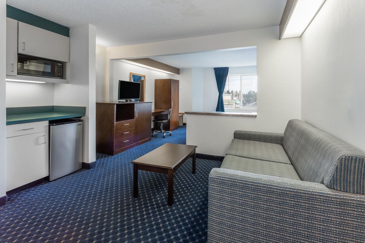 Howard Johnson By Wyndham Vancouver Hotel & Suites Exterior foto