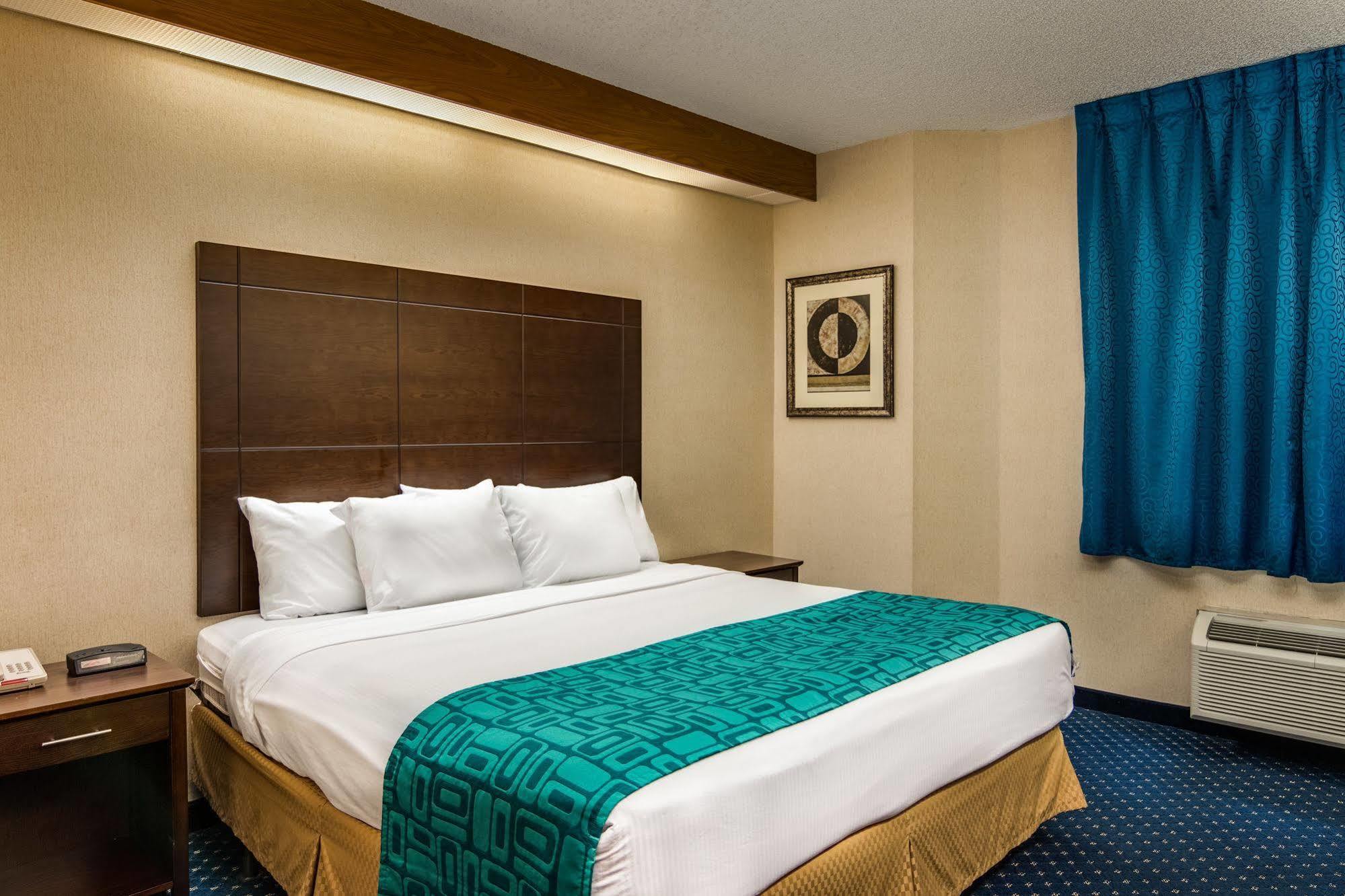 Howard Johnson By Wyndham Vancouver Hotel & Suites Exterior foto