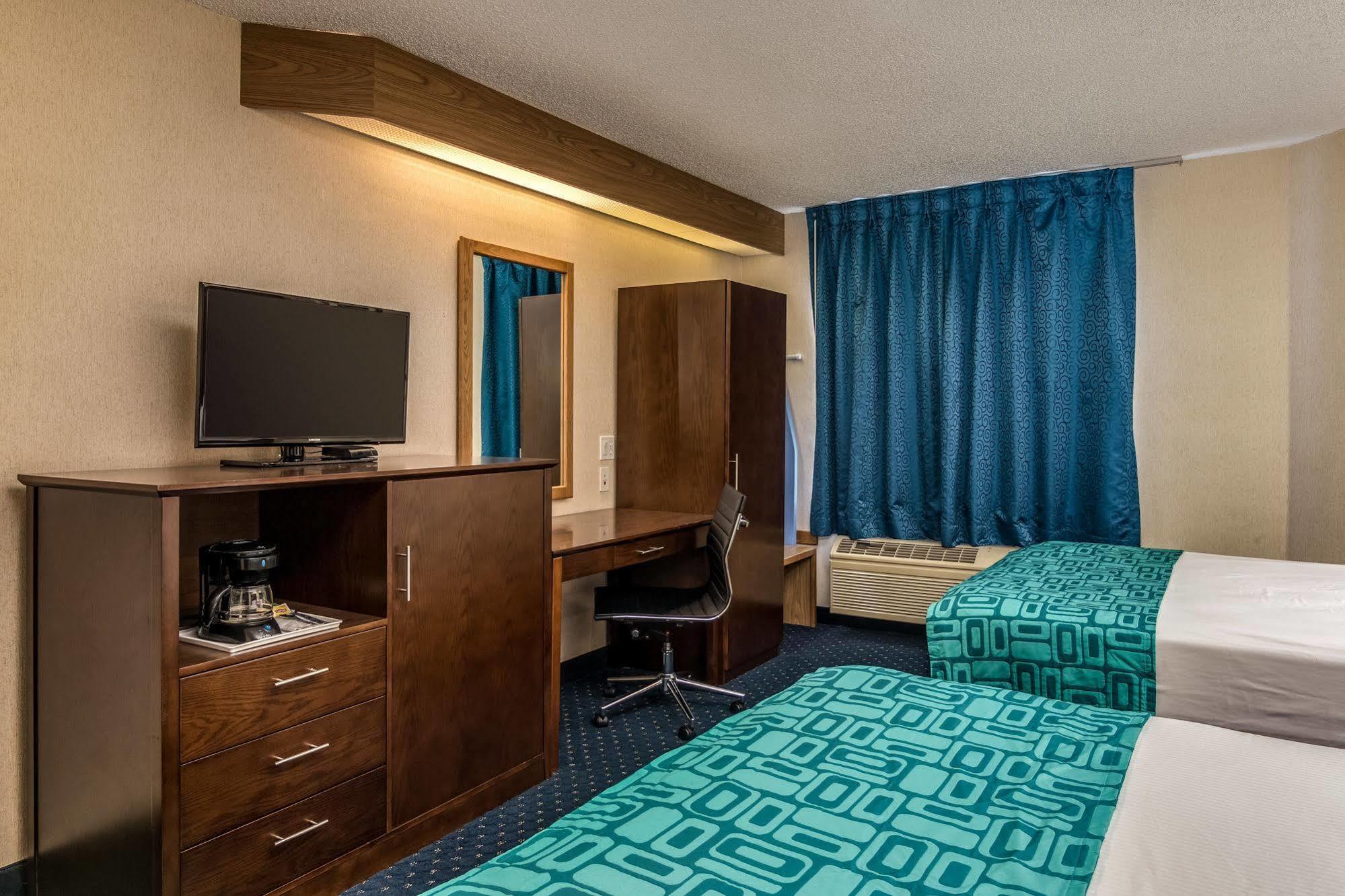 Howard Johnson By Wyndham Vancouver Hotel & Suites Exterior foto